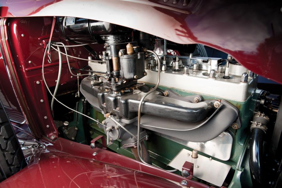  Chrysler CG Imperial Close-Coupled Sedan 1931 года  (фото 10 из 18)
